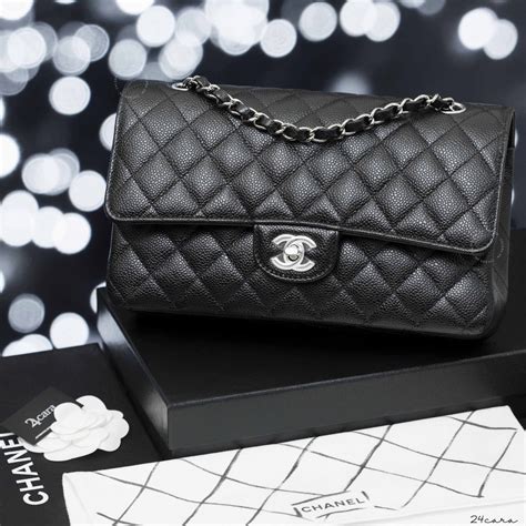 chanel classic flap bag medium caviar